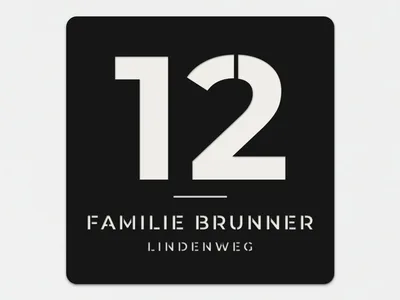 Familienschild-Design: Grosse Hausnummer mit Name und Strasse